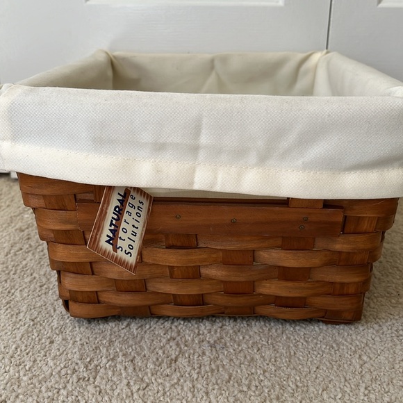 Two sturdy bamboo baskets with handles and removable linen liners - Picture 2 of 16